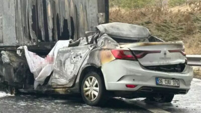 Korkunç son! TIR dorsesine çarpan araç alev aldı