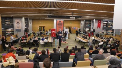 Yıldırım Belediyesi'nin düzenlediği imza programı ile dünyaca ünlü yazarlar ve