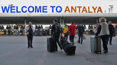 Antalya’da 2023’te turist rekoru kırıldı