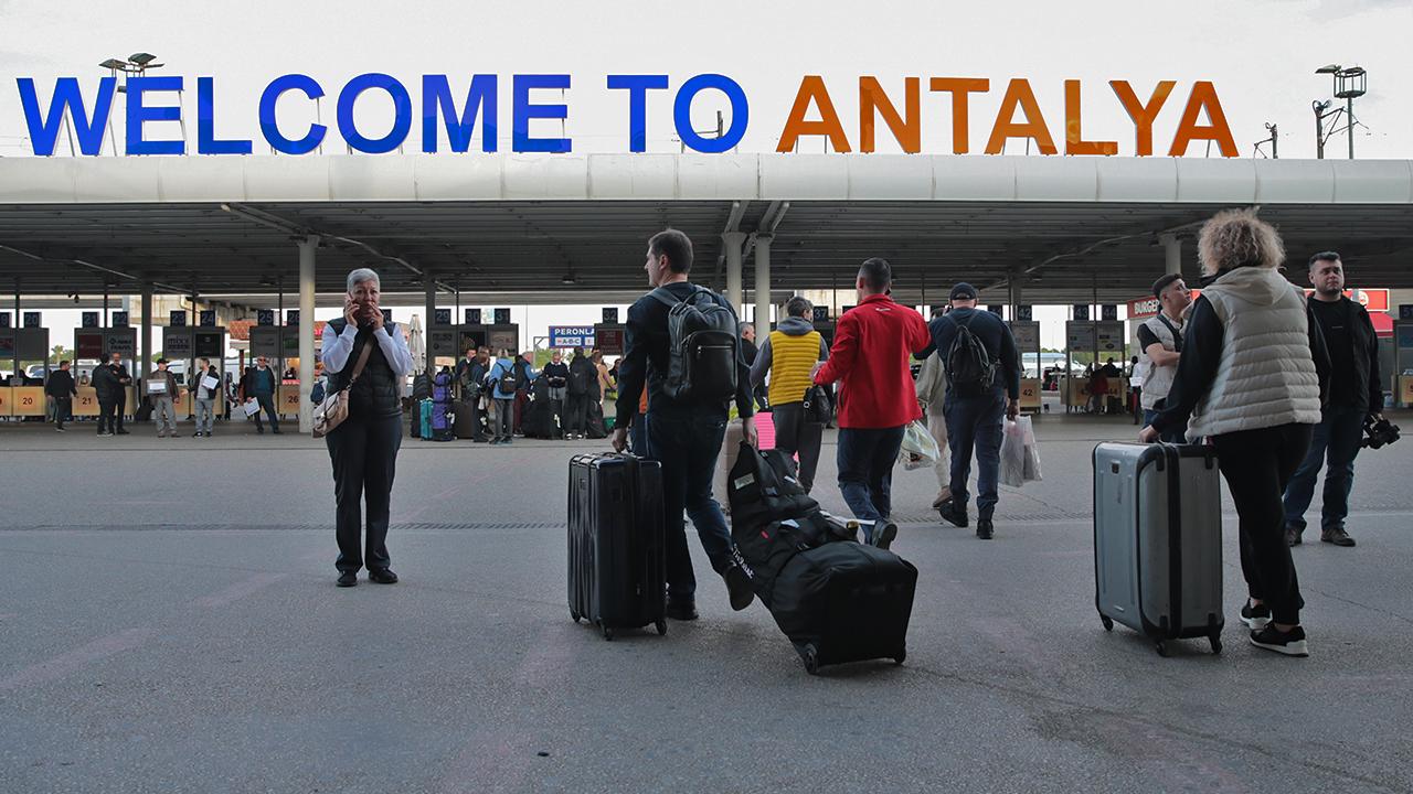 Antalya’da 2023’te turist rekoru kırıldı
