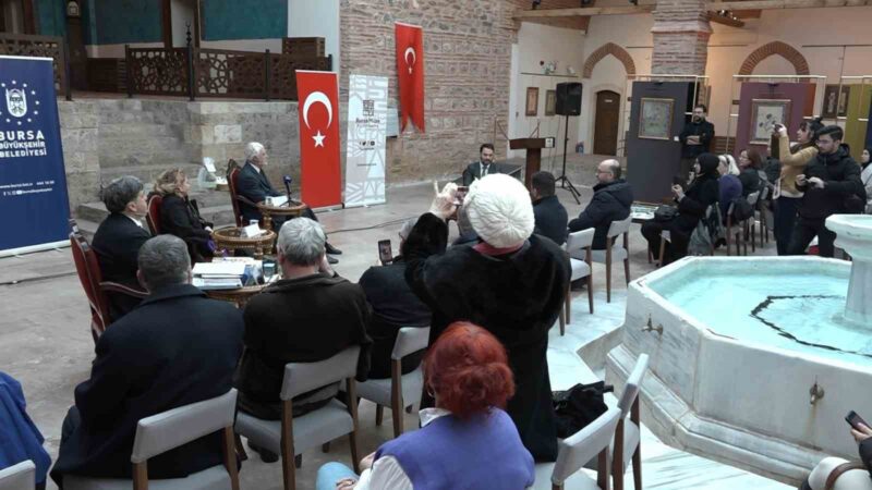 Bursa’da ‘Bir Koleksiyoner Bin Hikâye’ etkinliği Bursa Büyükşehir Belediyesi’nin organize ettiği ’Bir Koleksiyoner, Bin Hikaye’ konulu