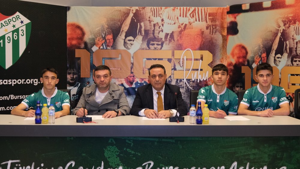 Bursaspor 6 futbolcu ile profesyonel sözleşme imzaladı
