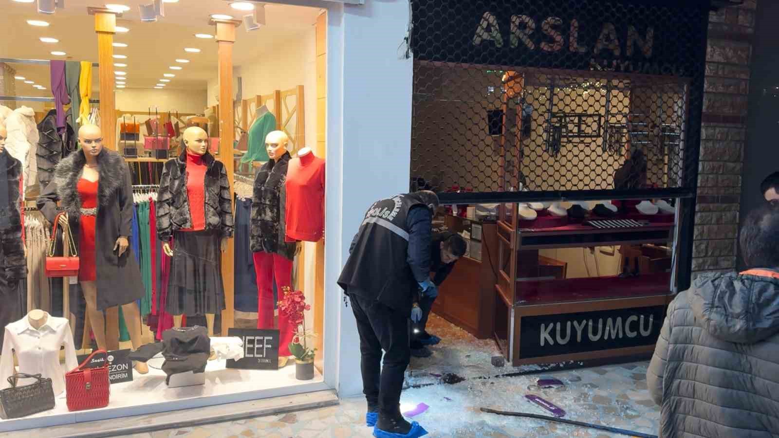 Bursa’da kuyumcu soygunu!