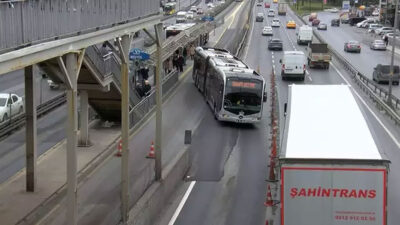 Metrobüs yolunda şaşırtan görüntü! ‘Bu şaka mı?’