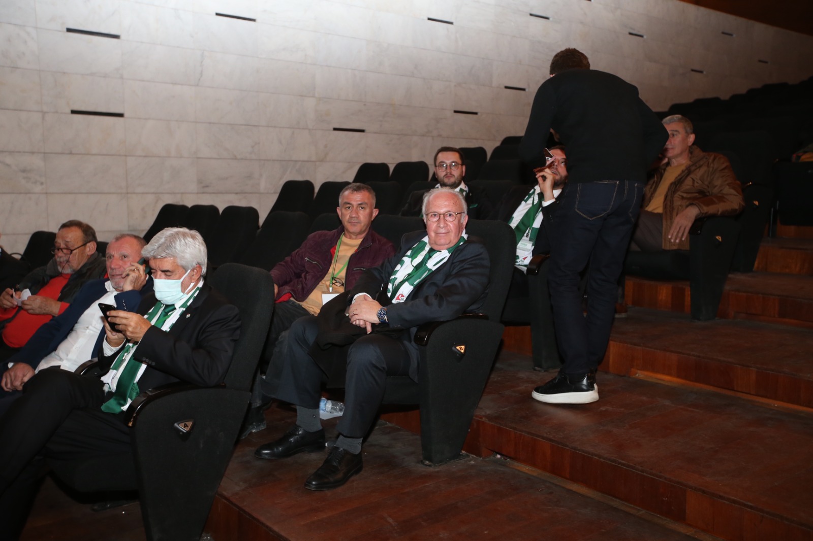 Bursaspor’un yeni teknik direktörü bugün sahaya çıkıyor!