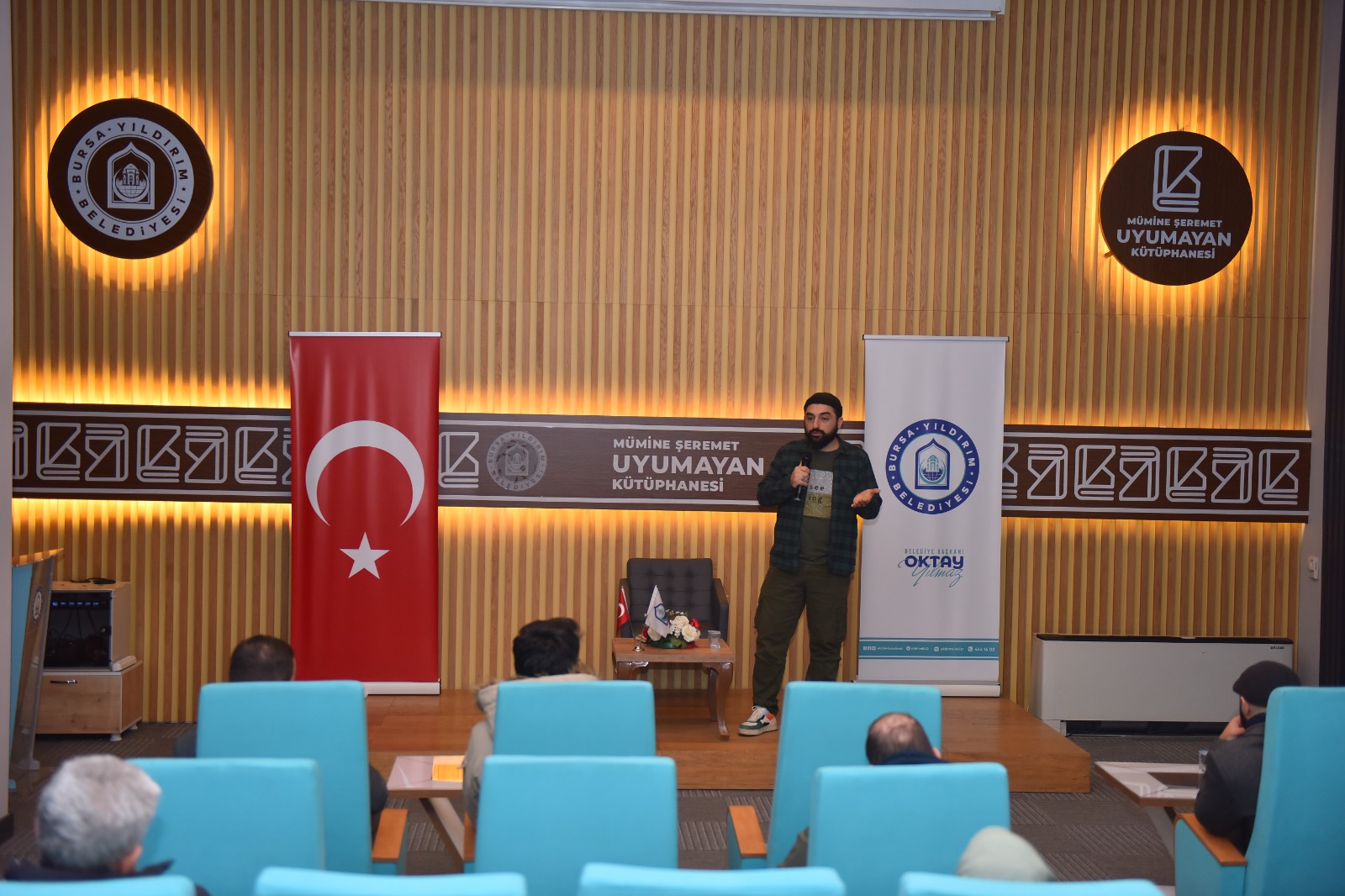 Yıldırım'da dünyaca ünlü yazarlar, genç okurlarıyla buluştu 1 e9e9b290 a0fd 4daa 9073 2387f08d589e