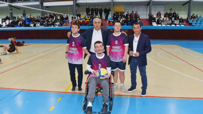 Bursa’nın Yenişehir ilçesinde 100. Yıl Cumhuriyet Kupası Voleybol Turnuvası’nda engelli
