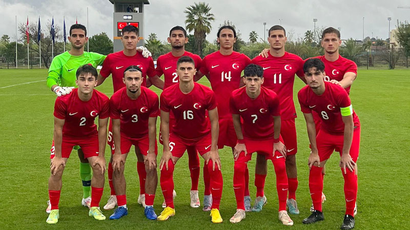 Bursasporlu oyunculara milli davet! Bursasporlu oyunculara milli davet!