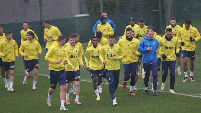 Fenerbahçe’de kadro sıkıntısı Fenerbahçe, İstanbulspor maçı öncesinde Afrika kupası, sakat ve cezalılardan dolayı