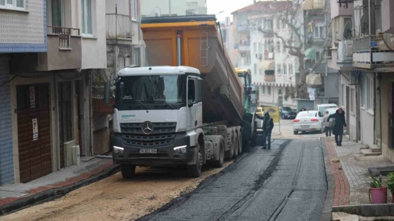 Bursa’nın bu caddesi yenilendi Gemlik Belediyesi Fen İşleri Müdürlüğü ekipleri, Alemdar Caddesi’nde yaptığı çalışmayla