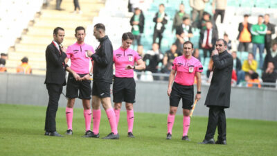 Bursaspor-Karacabey Belediyespor maçına tartışmalı hakem!