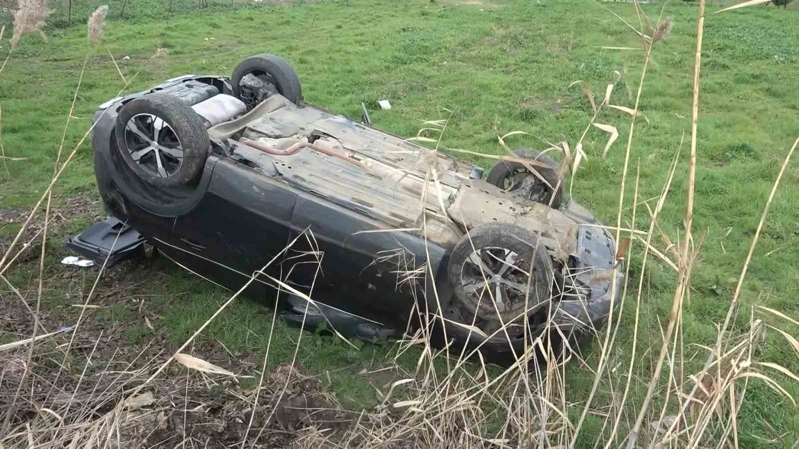 Bursa’da feci kaza! Keskin virajı fark edemeyince… Bursa’da feci kaza! Keskin virajı fark edemeyince…