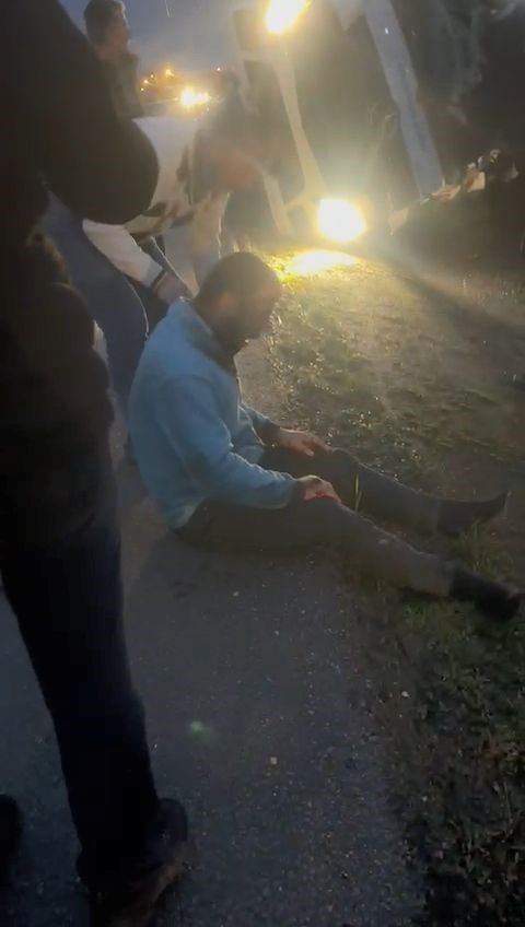 Bursa’da kontrolden çıkan tır yan yattı