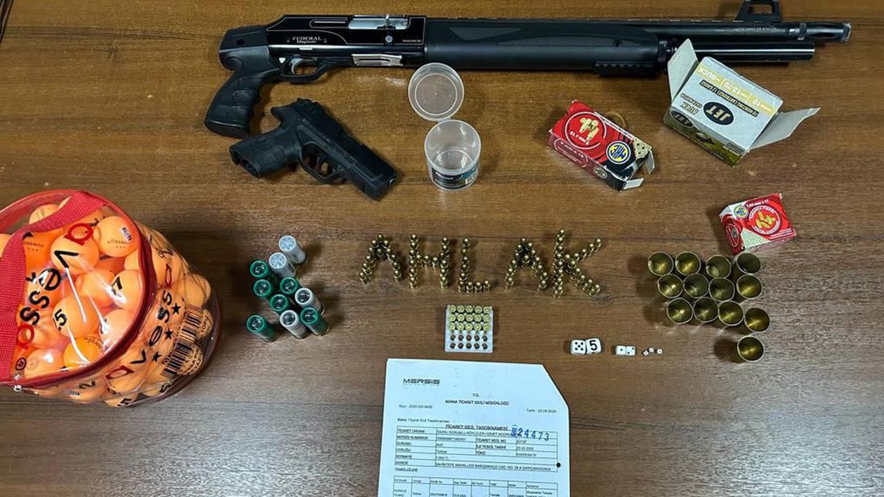 Polis ‘oyuncu’ kılığına girip kumarhanelere baskın yaptı