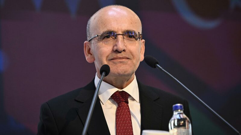 Bakan Şimşek’ten otoyol ve köprü geçiş ücreti açıklaması Hazine ve Maliye Bakanı Mehmet Şimşek, köprü ve otoyol ücretlerindeki