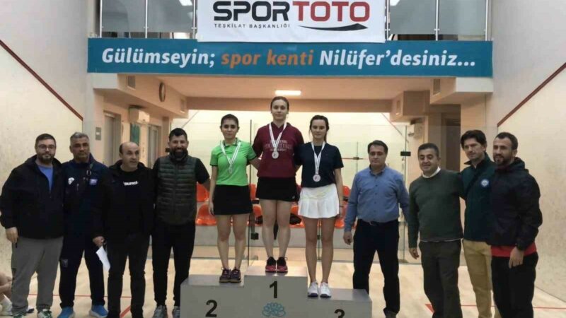 Nilüfer Belediyesi’nin ev sahipliğinde gerçekleşen Türkiye Squash Şampiyonası büyük çekişmeye