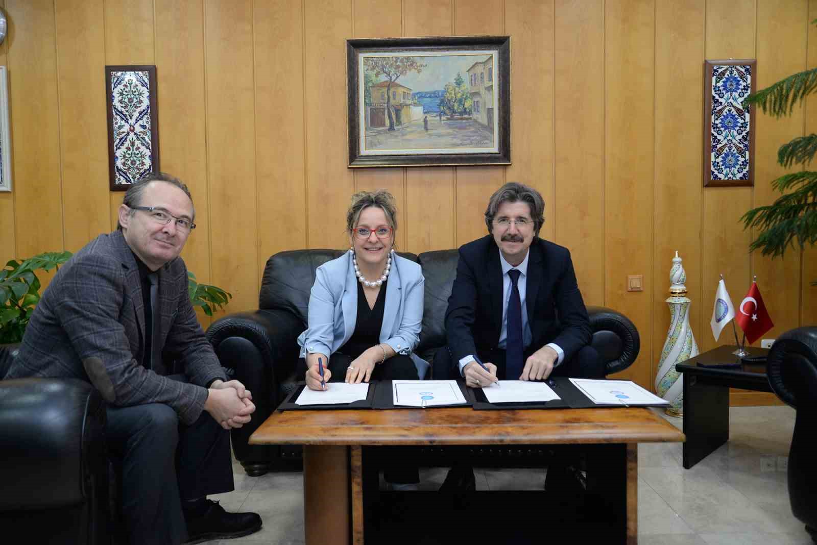 Bursa’daki bu MYO’yu seçen 15 öğrenciye burs desteği Bursa’daki bu MYO’yu seçen 15 öğrenciye burs desteği