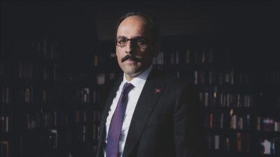 MİT Başkanı Kalın, Barzani ile görüştü