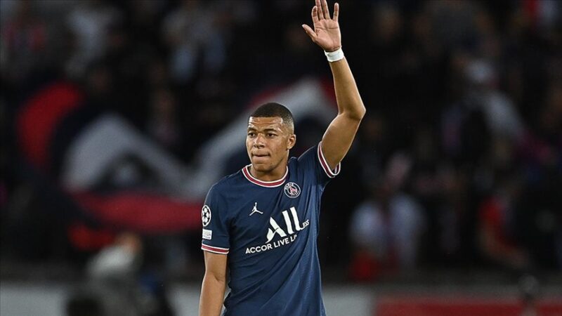 PSG ile sözleşmesi sezon sonunda bitecek olan Kylian Mbappe geleceğiyle