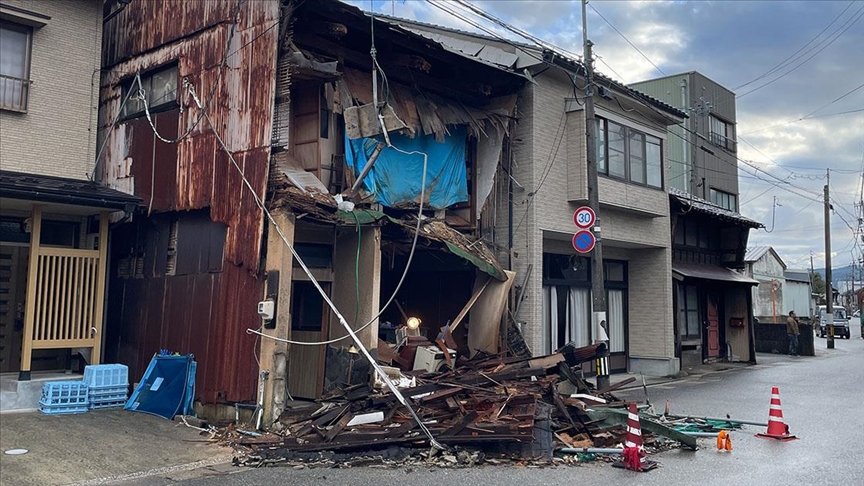 Japonya’daki depremlerde ölenlerin sayısı 323’e çıktı