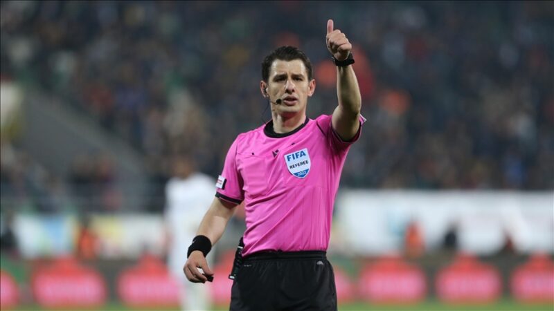 FIFA kokartlı hakem Halil Umut Meler, UEFA Avrupa Ligi'ndeki Roma-Viktoria