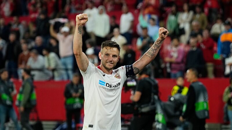 Suudi Arabistan ekibi Al-Shabab, İspanya'nın Sevilla takımından Hırvat futbolcu Ivan