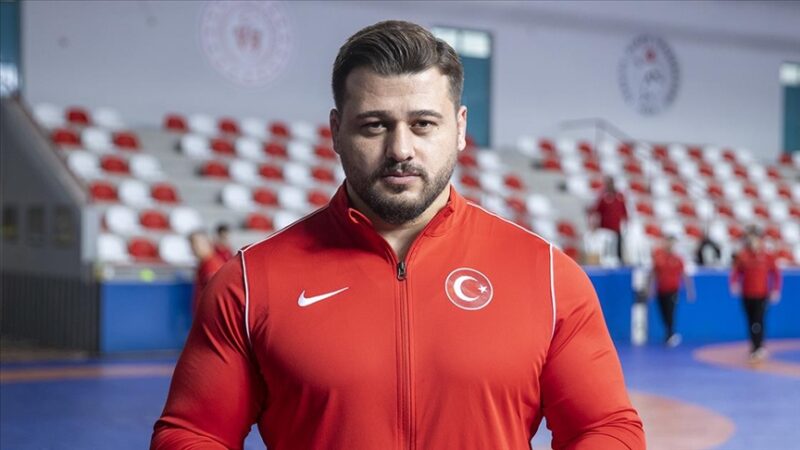 Milli sporcu Rıza Kayaalp, Romanya'da düzenlenecek 2024 Avrupa Şampiyonası'nda güreş
