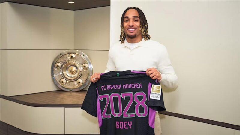 Fransız futbolcu Sacha Boey, Galatasaray'dan Almanya ekibi Bayern Münih'e transfer