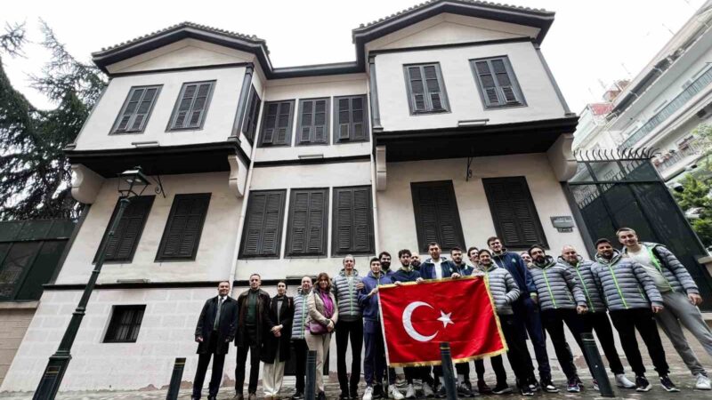 TOFAŞ’tan Atatürk’ün evine ziyaret Tofaş Basketbol Takımı, Basketbol Şampiyonlar Ligi’nde PAOK Mateco ile oynayacakları