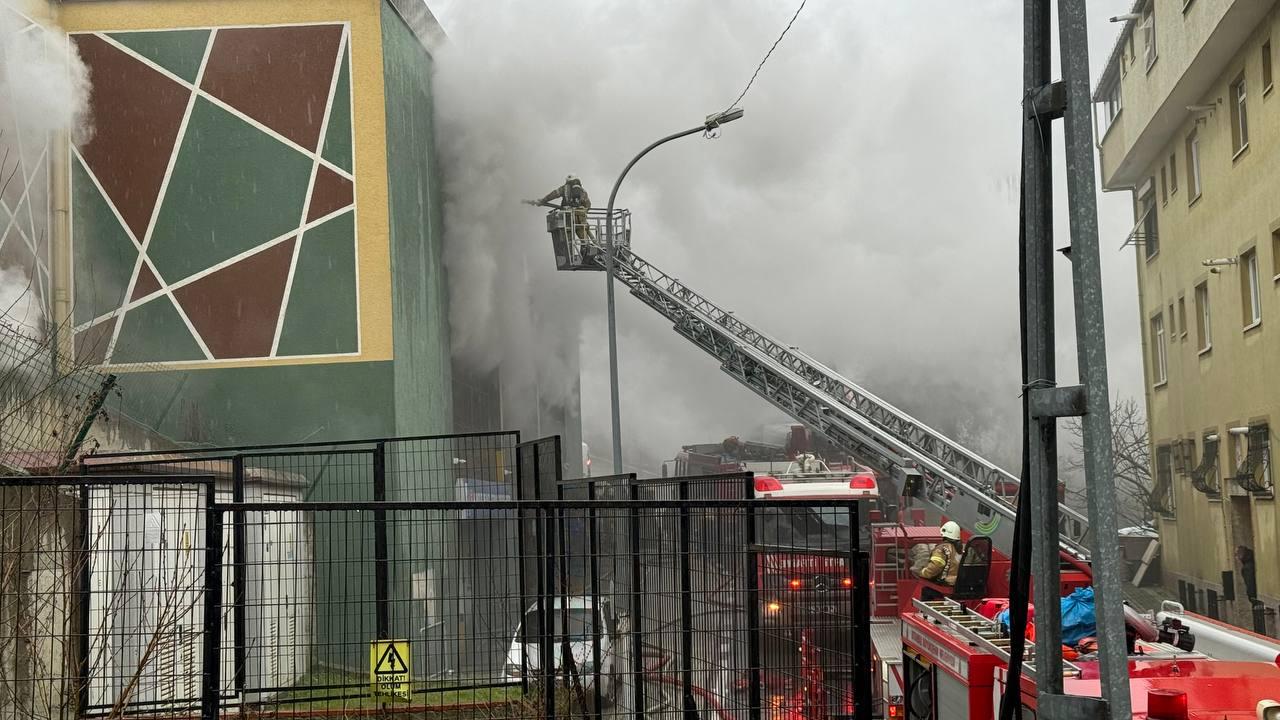 4 katlı otoparkta yangın