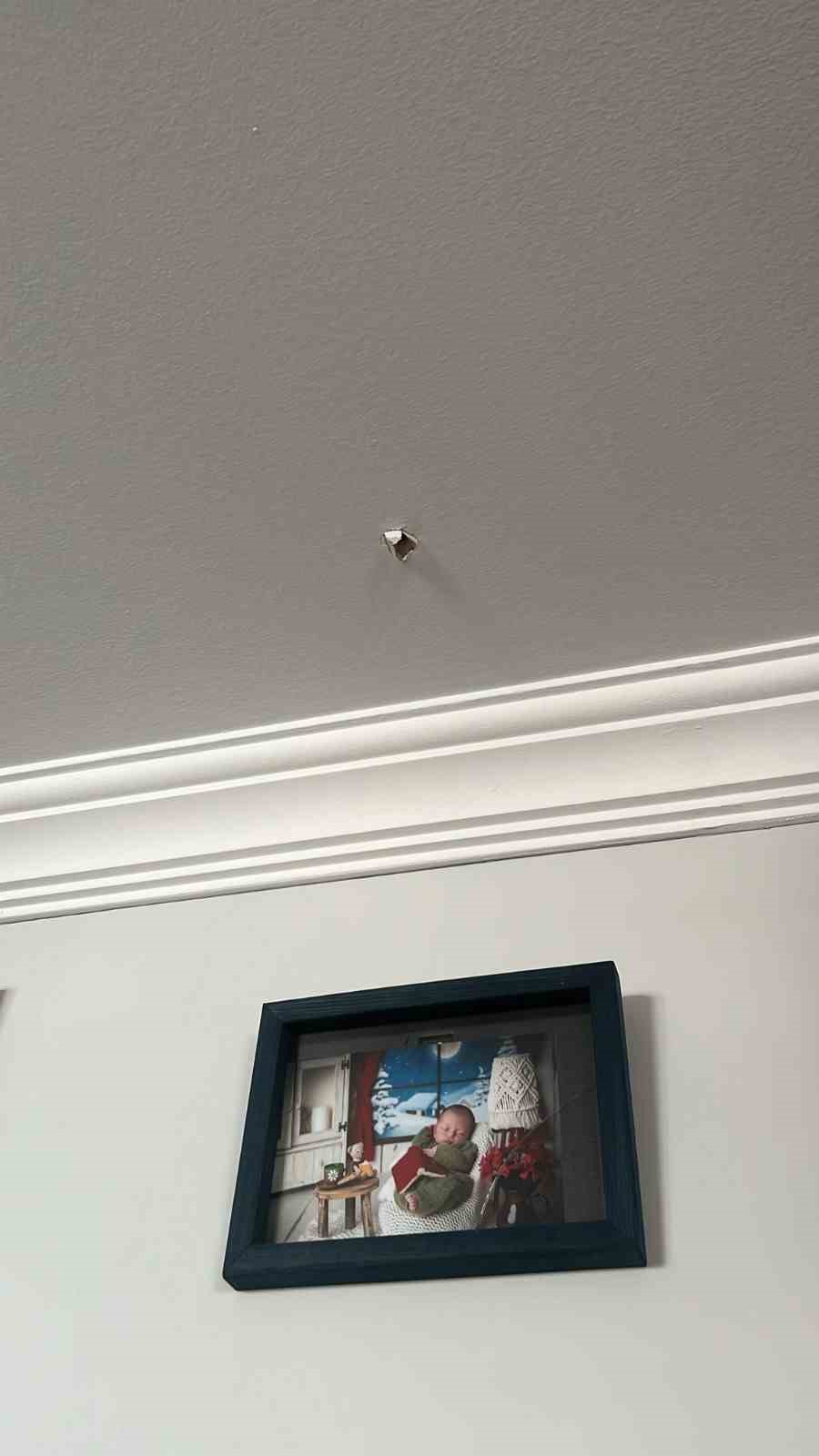 Bursa’da yorgun mermi evin içine düştü Bursa’da yorgun mermi evin içine düştü