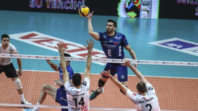 AXA Sigorta Efeler Ligi'nde mücadele eden Bursa Büyükşehir Belediyespor, 19.