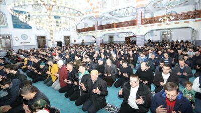 İnegöl’de tüm camiler doldu