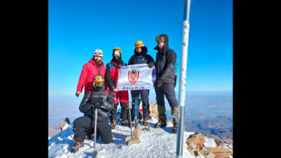 İnegöllü dağcılar 3917 rakıma tırmandı