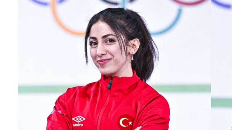 Milli halterci Gamze Altun, Bulgaristan’da düzenlenen Avrupa Halter Şampiyonası’nda 45