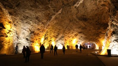 Kışın da turist akınına uğruyor! Görülmesi gereken bir yer…