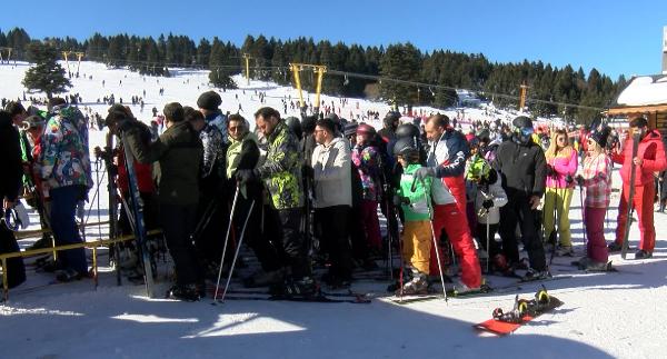 Uludağ’a tatilci akını! 41 bin araç…