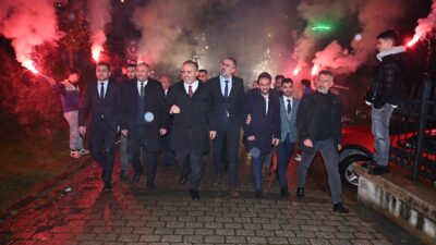 Başkan Alinur Aktaş’a Kestel’de büyük ilgi