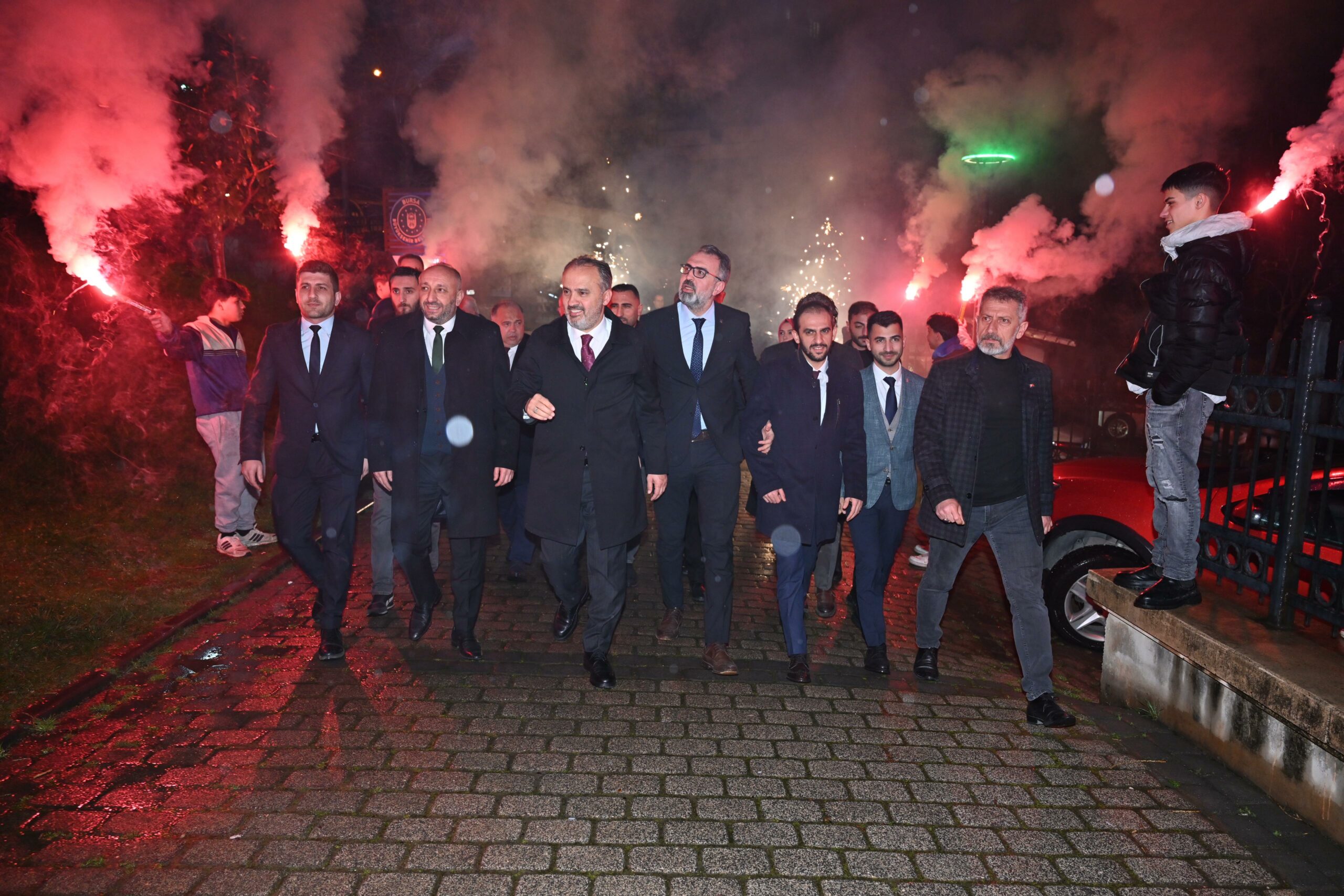 Başkan Alinur Aktaş’a Kestel’de büyük ilgi