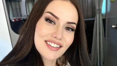 Ünlü oyuncudan pembe taytlı spor paylaşımı!