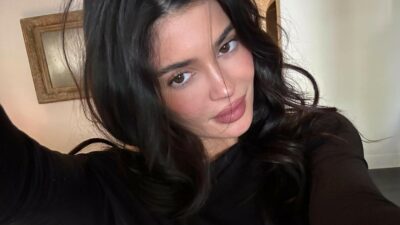 Mini bikinisiyle hayranlarından tam not aldı!