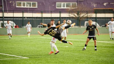 Bursa ekibi 3.Lig’in kapısına dayandı! Bursaspor’un efsanesi destan yazıyor…