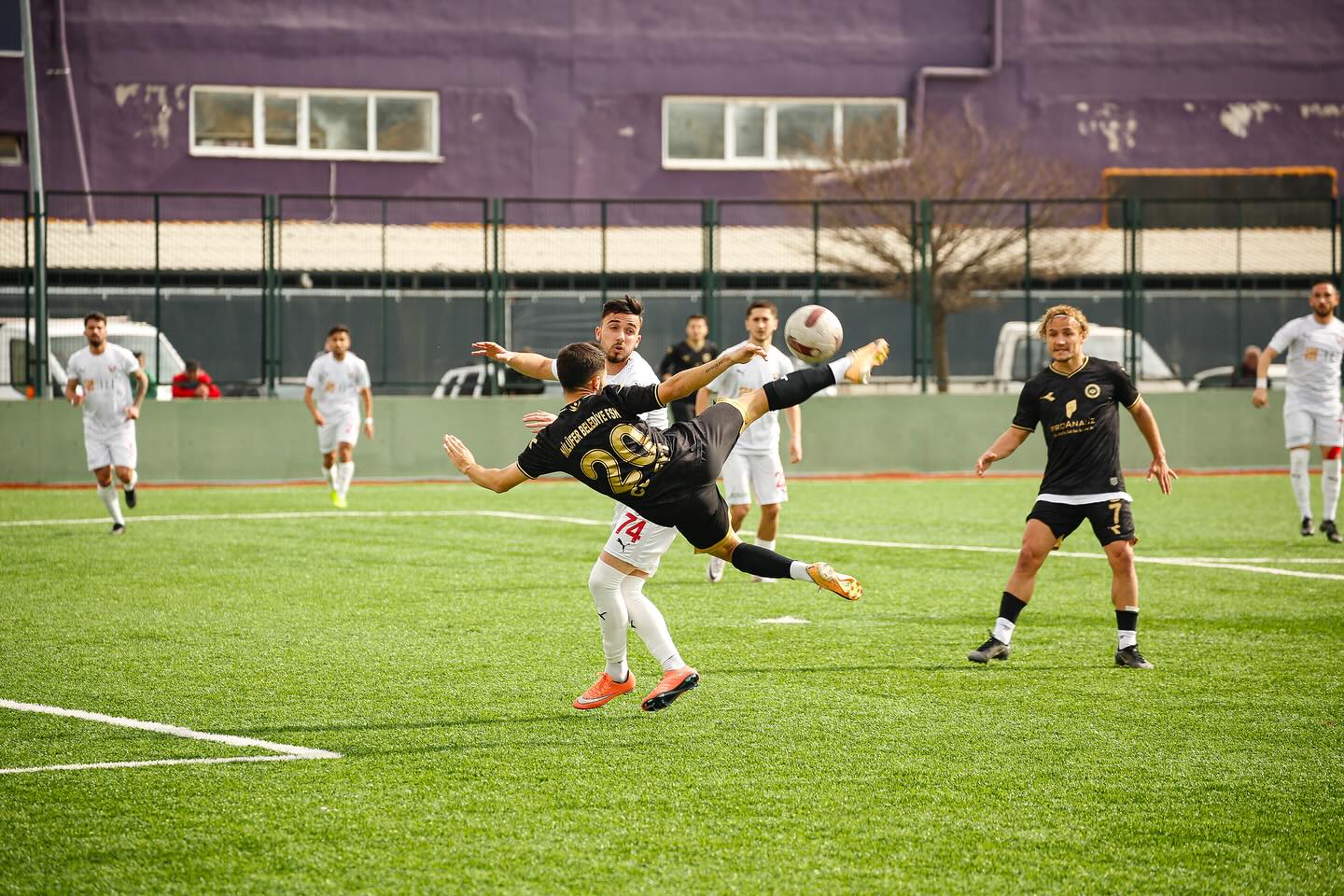 Bursa ekibi 3.Lig’in kapısına dayandı! Bursaspor’un efsanesi destan yazıyor…