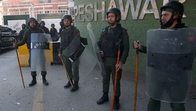 Seçim krizi büyüyor: Sokağa çıkma yasağı ilan edildi