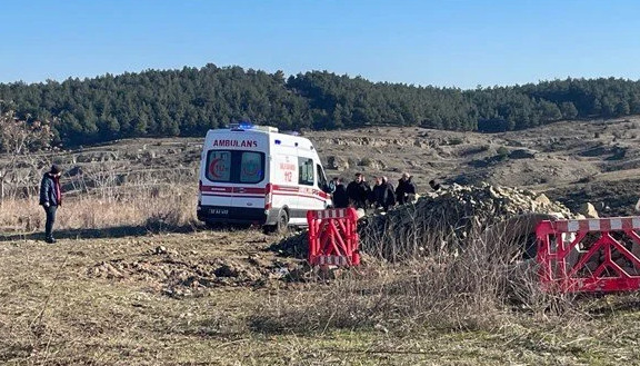 Boşanma aşamasındaki eşini ve kayınpederini yaralayıp intihar etti