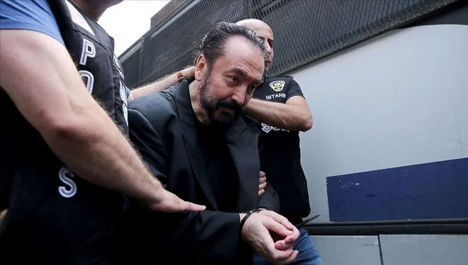Adnan Oktar Van’a nakledildi