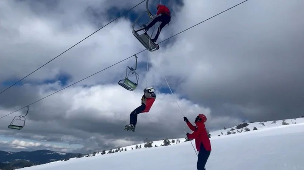 Korkutan anlar! Çok sayıda kişi mahsur kaldı