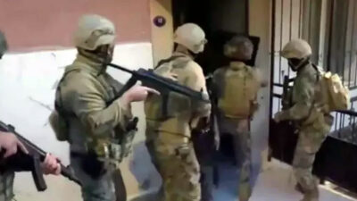 İzmir’deki FETÖ operasyonunda 23 gözaltı