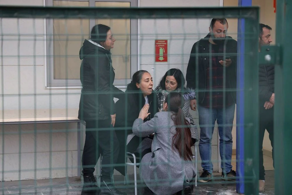 Erzincan’da maden faciası! Gözü yaşlı ailelerin bekleyişi sürüyor