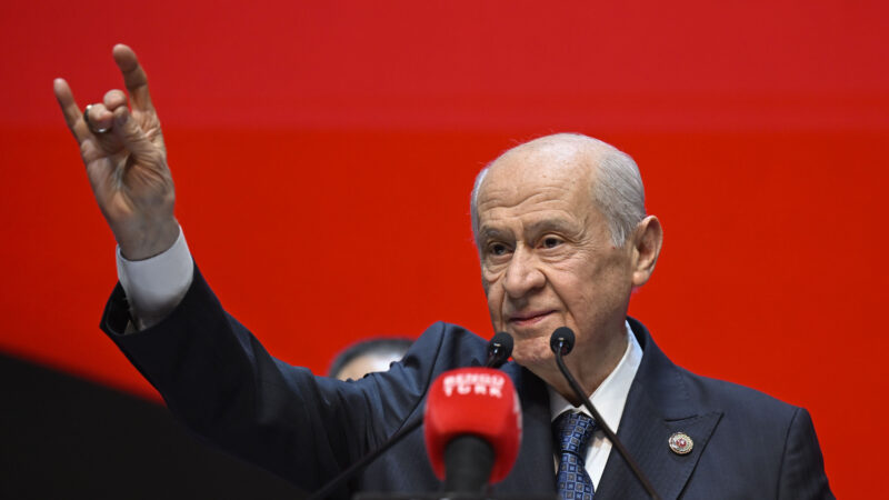 Devlet Bahçeli; ‘AYM ya kapatılmalı ya da yeni baştan yapılandırılmalıdır’ Milliyetçi Hareket Partisi (MHP) Genel Başkanı Devlet Bahçeli, Anayasa Mahkemesi